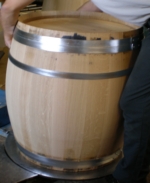 Final hooping of the barrel TONNELLERIE SIRUGUE